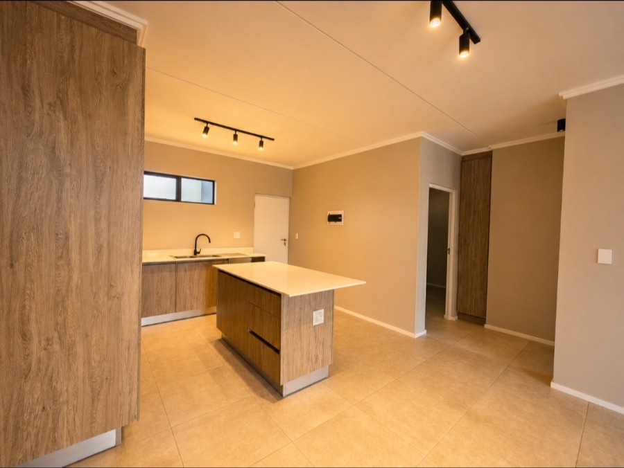 To Let 2 Bedroom Property for Rent in Wierda Valley Gauteng