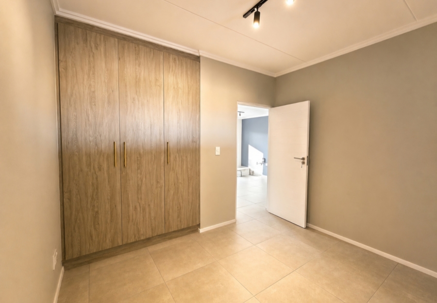 To Let 2 Bedroom Property for Rent in Wierda Valley Gauteng