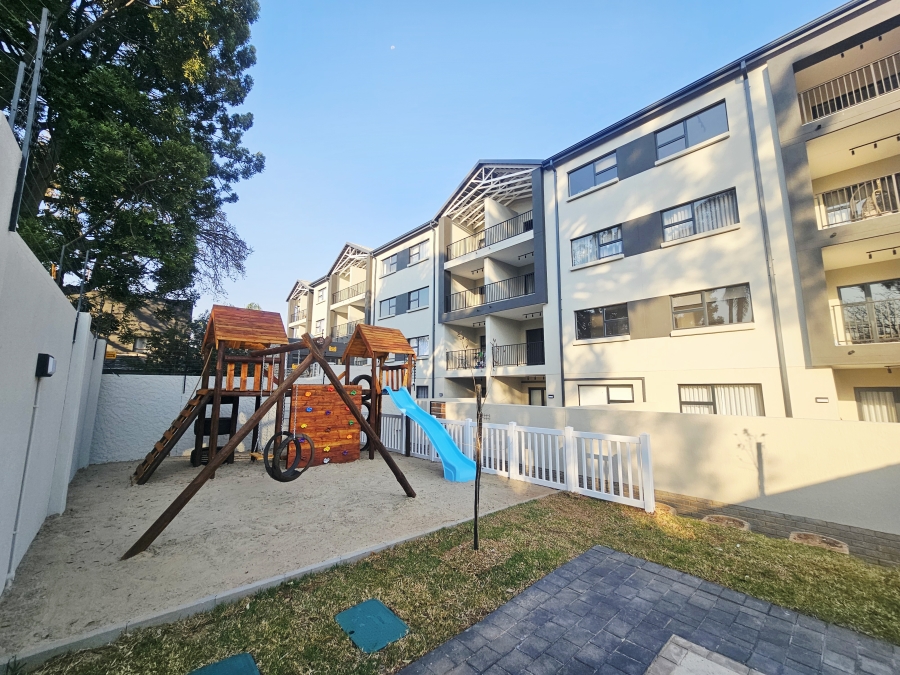 To Let 2 Bedroom Property for Rent in Wierda Valley Gauteng