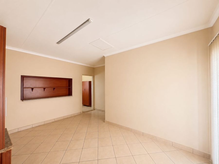 6 Bedroom Property for Sale in Denneoord Gauteng