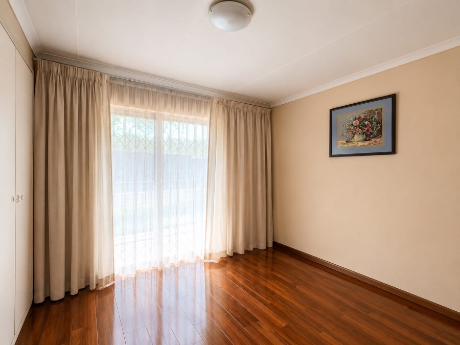 6 Bedroom Property for Sale in Denneoord Gauteng