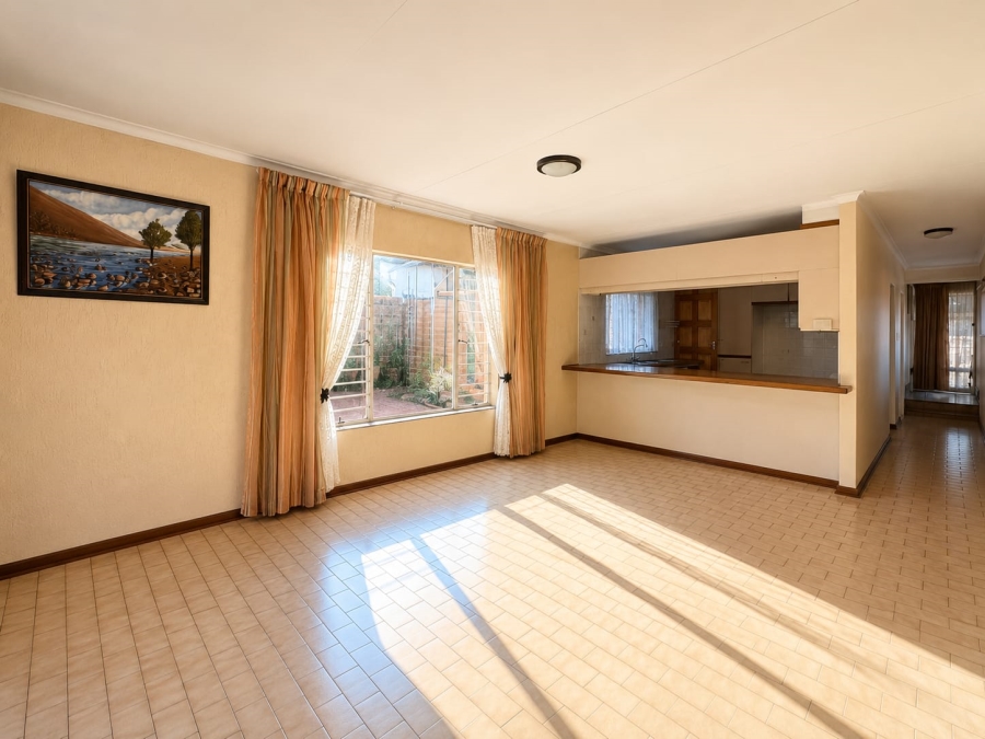 6 Bedroom Property for Sale in Denneoord Gauteng