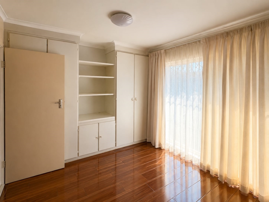 6 Bedroom Property for Sale in Denneoord Gauteng