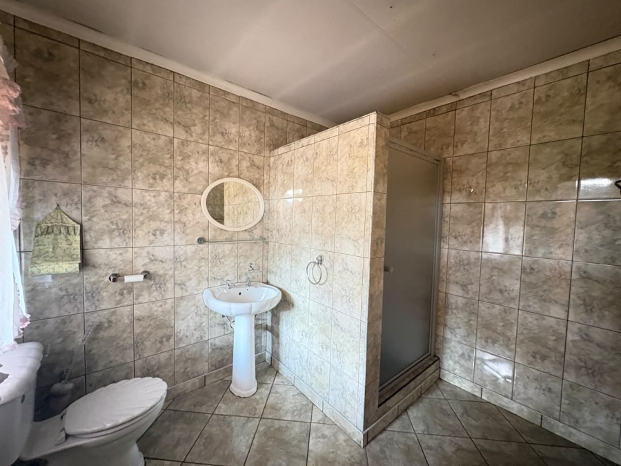 6 Bedroom Property for Sale in Denneoord Gauteng