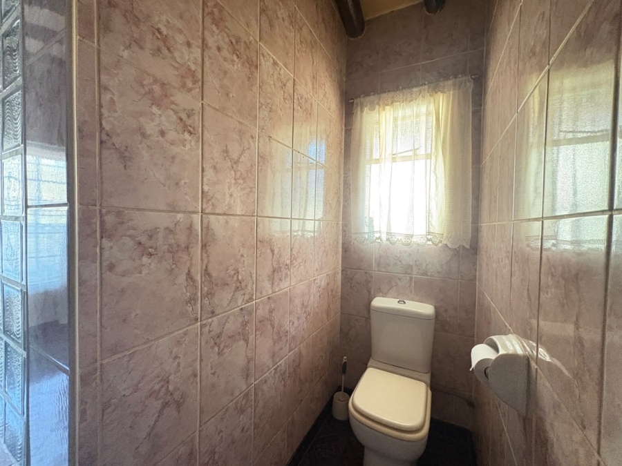 6 Bedroom Property for Sale in Denneoord Gauteng