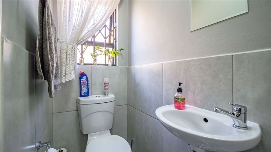 3 Bedroom Property for Sale in Goedeburg Gauteng