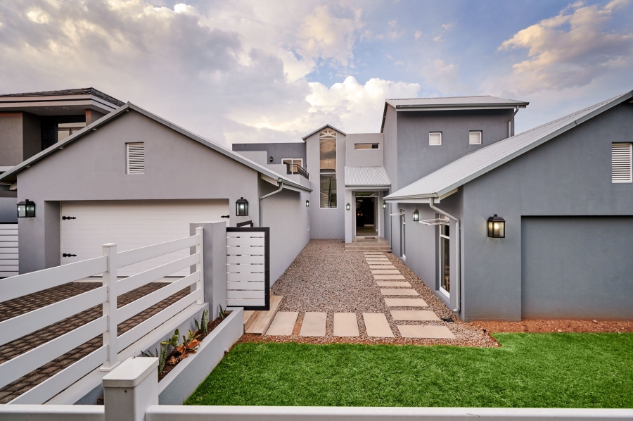 4 Bedroom Property for Sale in Waterfall Country Estate Gauteng