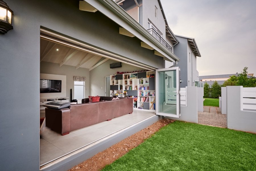 4 Bedroom Property for Sale in Waterfall Country Estate Gauteng