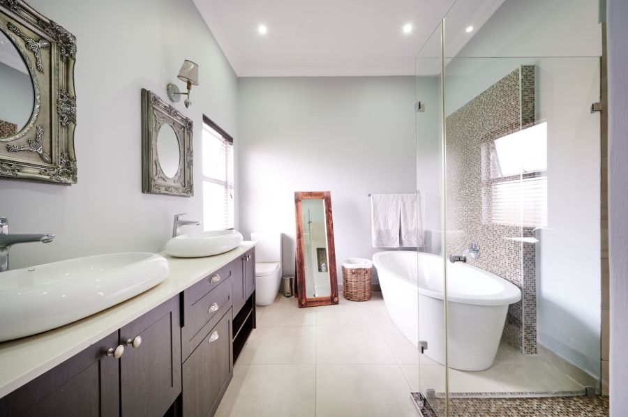 4 Bedroom Property for Sale in Waterfall Country Estate Gauteng