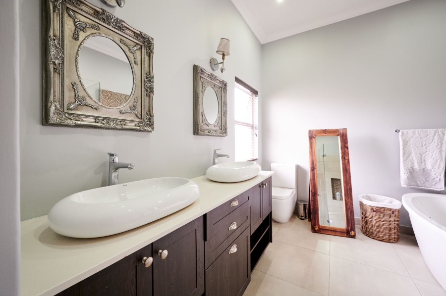 4 Bedroom Property for Sale in Waterfall Country Estate Gauteng