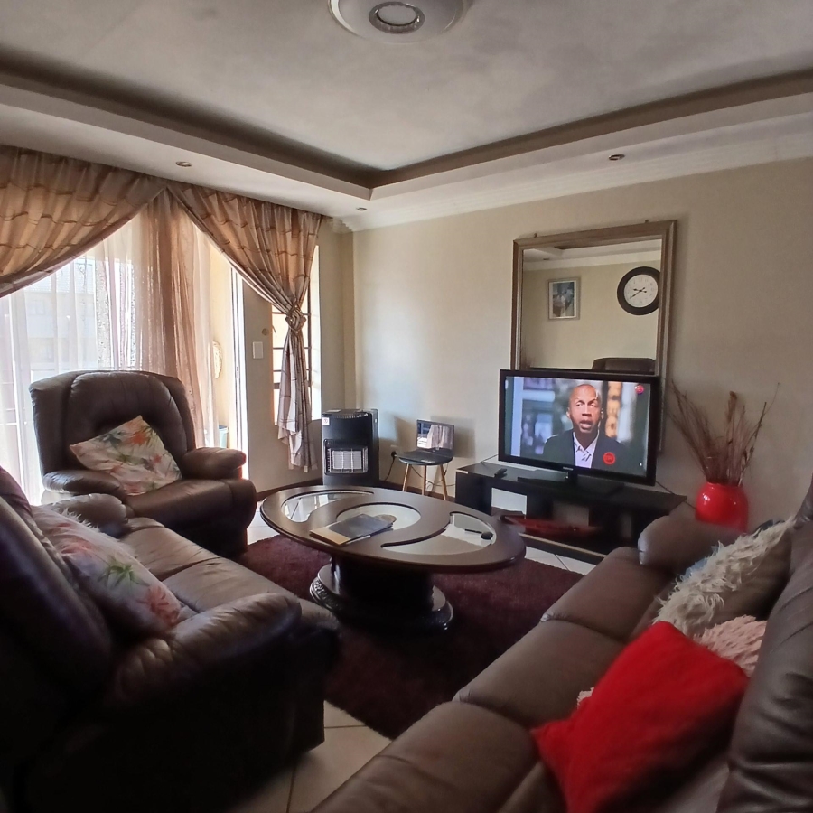 3 Bedroom Property for Sale in The Orchards Gauteng