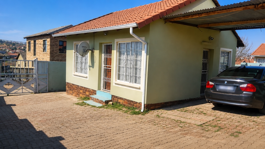 5 Bedroom Property for Sale in Cosmo City Gauteng