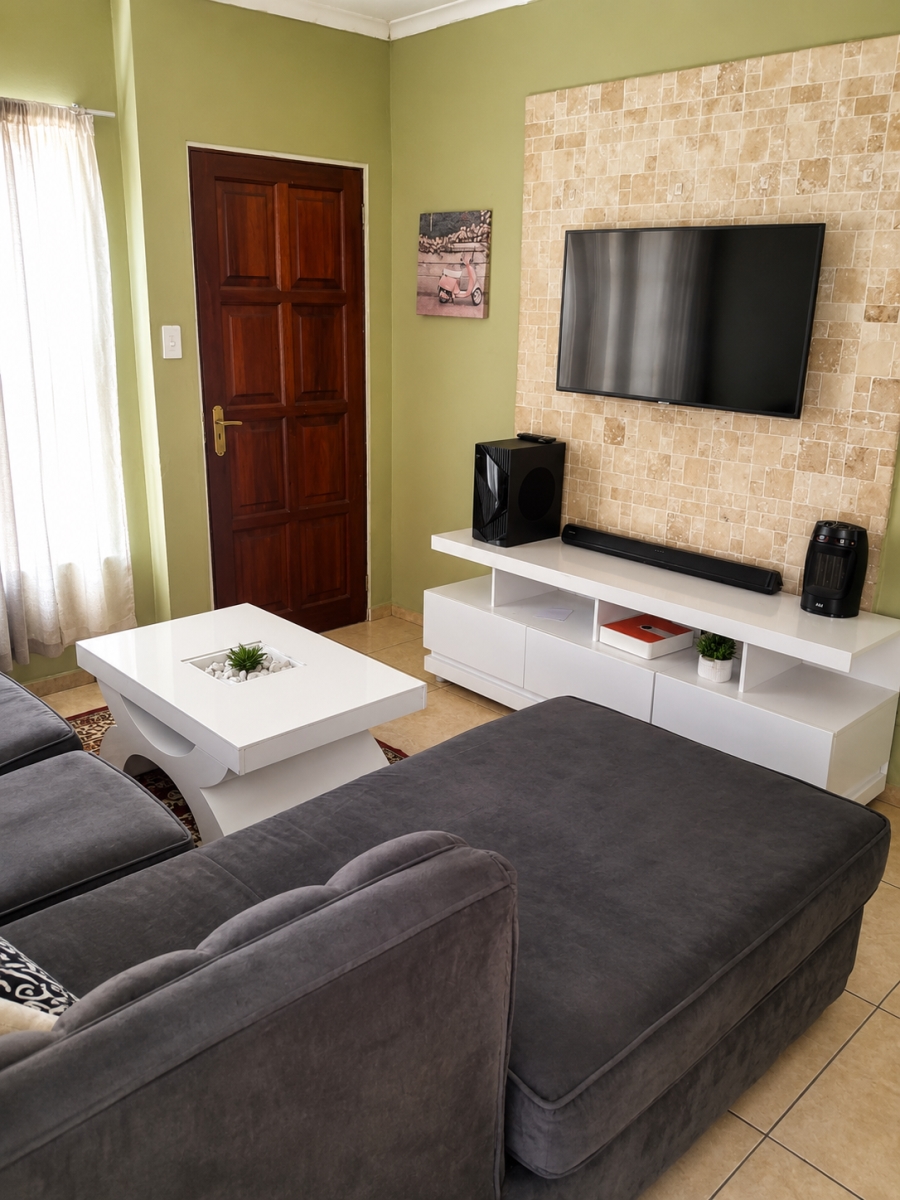 5 Bedroom Property for Sale in Cosmo City Gauteng