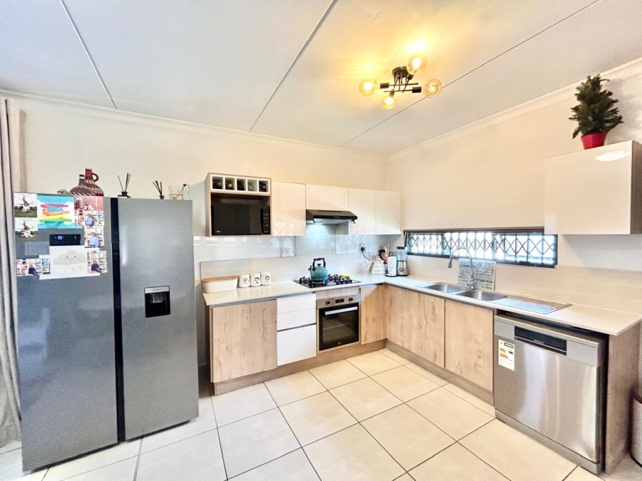 3 Bedroom Property for Sale in Thatchfield Estate Gauteng