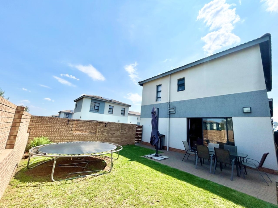 3 Bedroom Property for Sale in Thatchfield Estate Gauteng