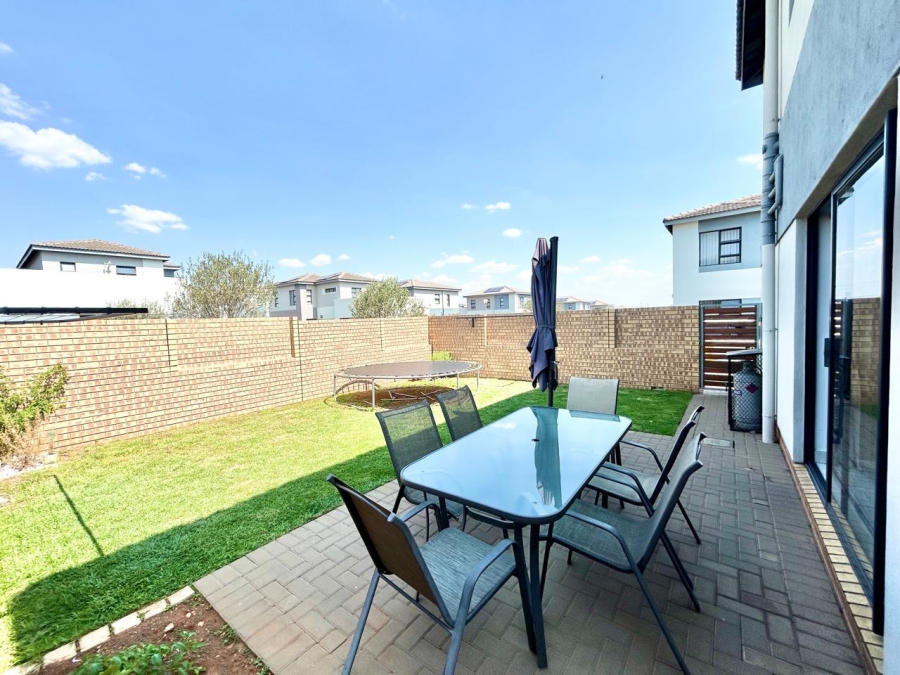 To Let 3 Bedroom Property for Rent in Thatchfield Estate Gauteng