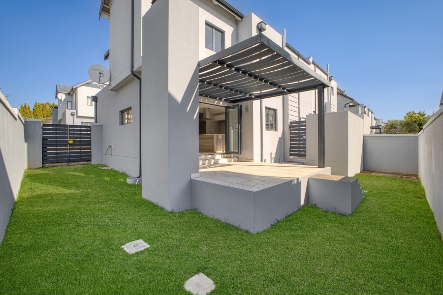 3 Bedroom Property for Sale in Broadacres Gauteng