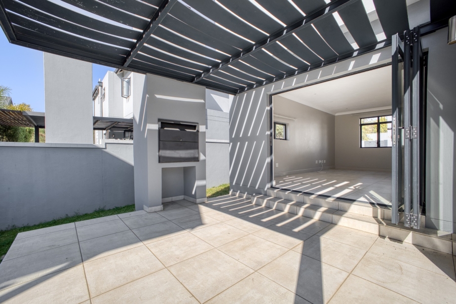 3 Bedroom Property for Sale in Broadacres Gauteng