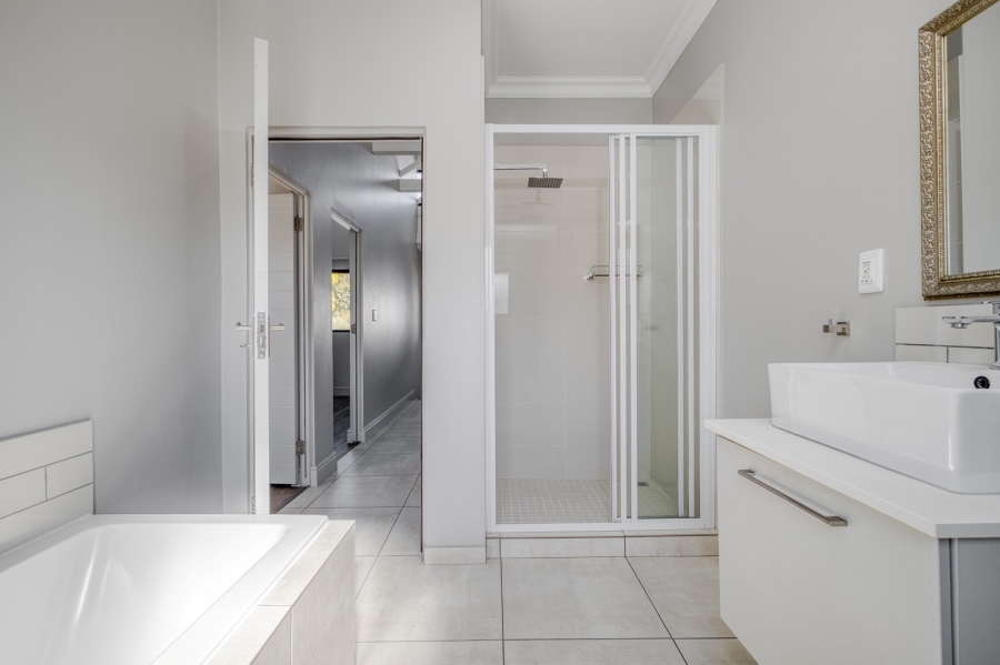 3 Bedroom Property for Sale in Broadacres Gauteng