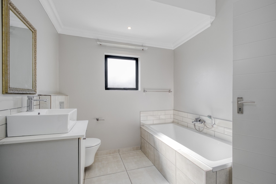 3 Bedroom Property for Sale in Broadacres Gauteng