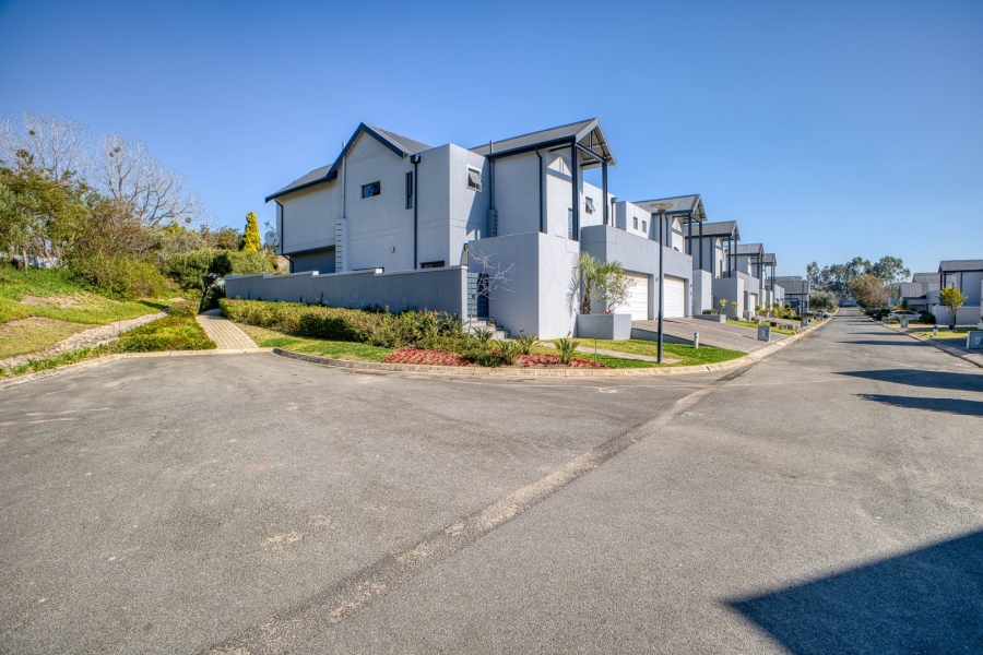 3 Bedroom Property for Sale in Broadacres Gauteng