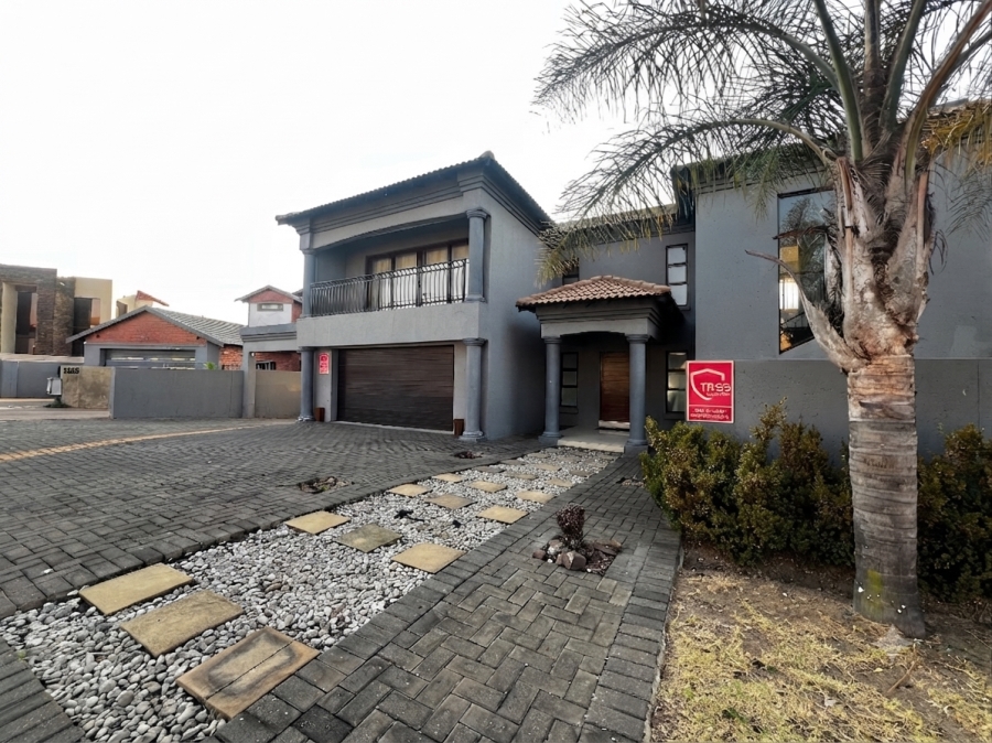 To Let 3 Bedroom Property for Rent in Noordwyk Gauteng