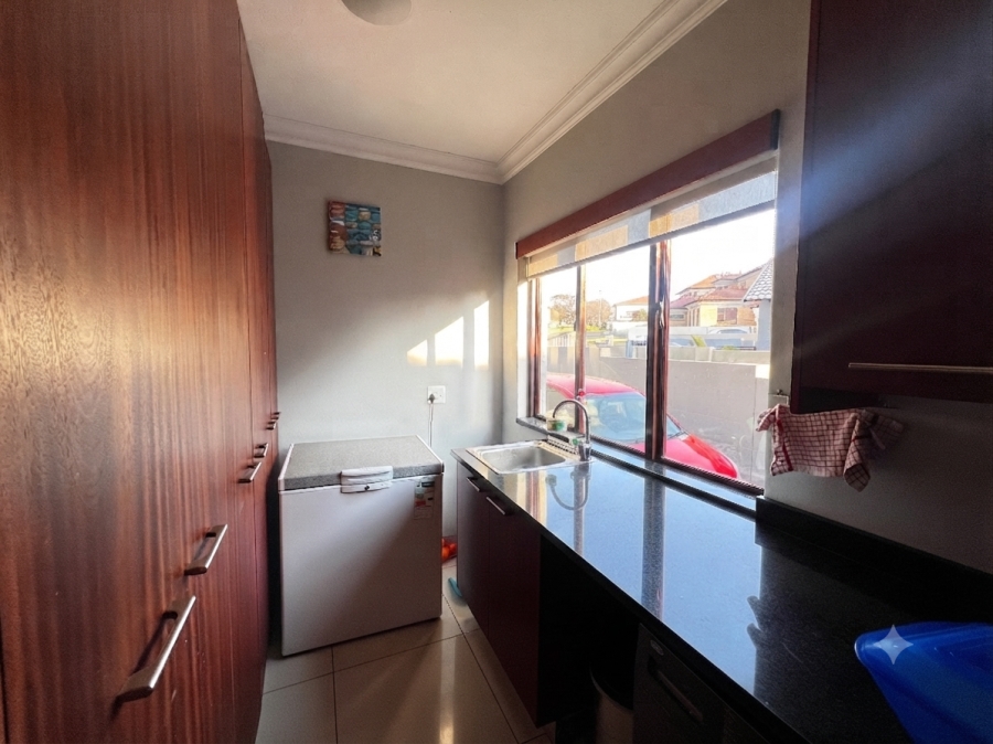 To Let 3 Bedroom Property for Rent in Noordwyk Gauteng