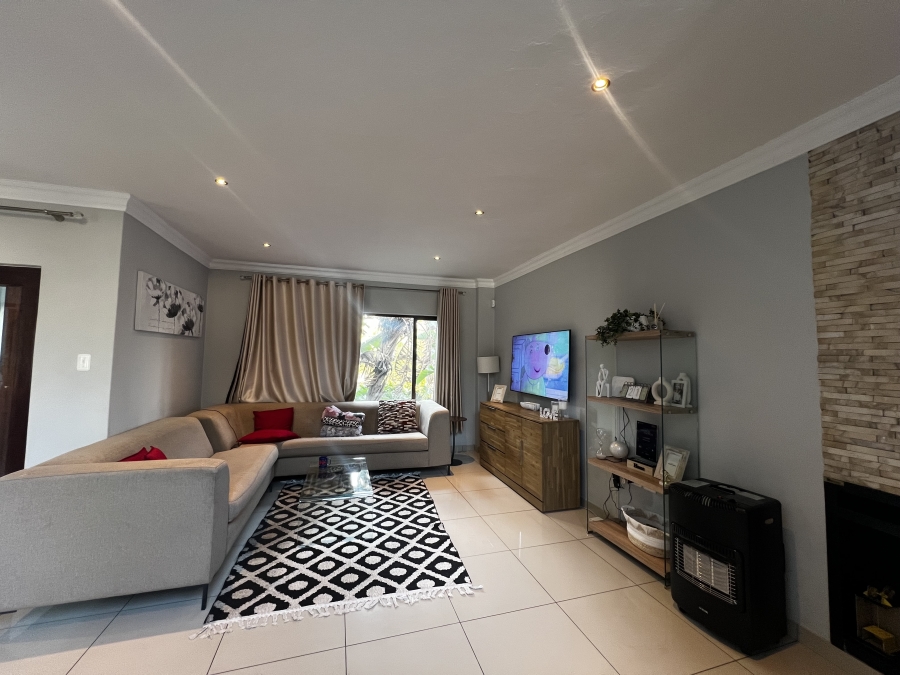 To Let 3 Bedroom Property for Rent in Noordwyk Gauteng