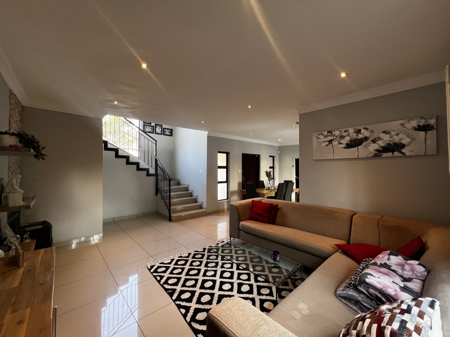To Let 3 Bedroom Property for Rent in Noordwyk Gauteng