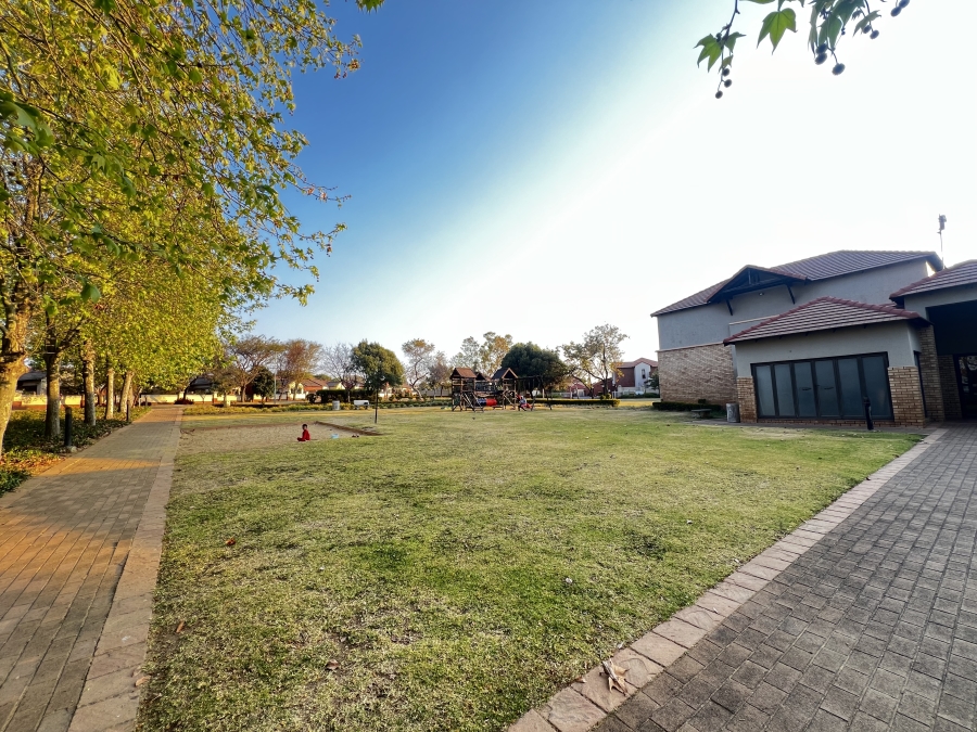 To Let 3 Bedroom Property for Rent in Noordwyk Gauteng