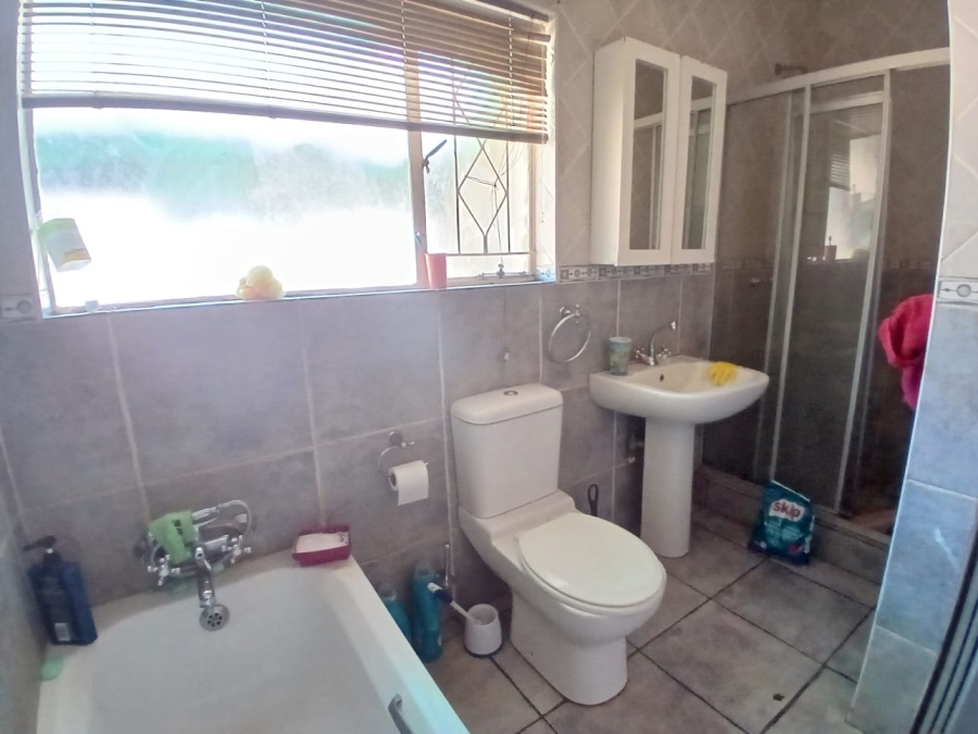 3 Bedroom Property for Sale in Carletonville Central Gauteng