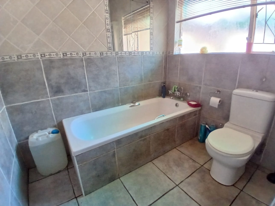 3 Bedroom Property for Sale in Carletonville Central Gauteng
