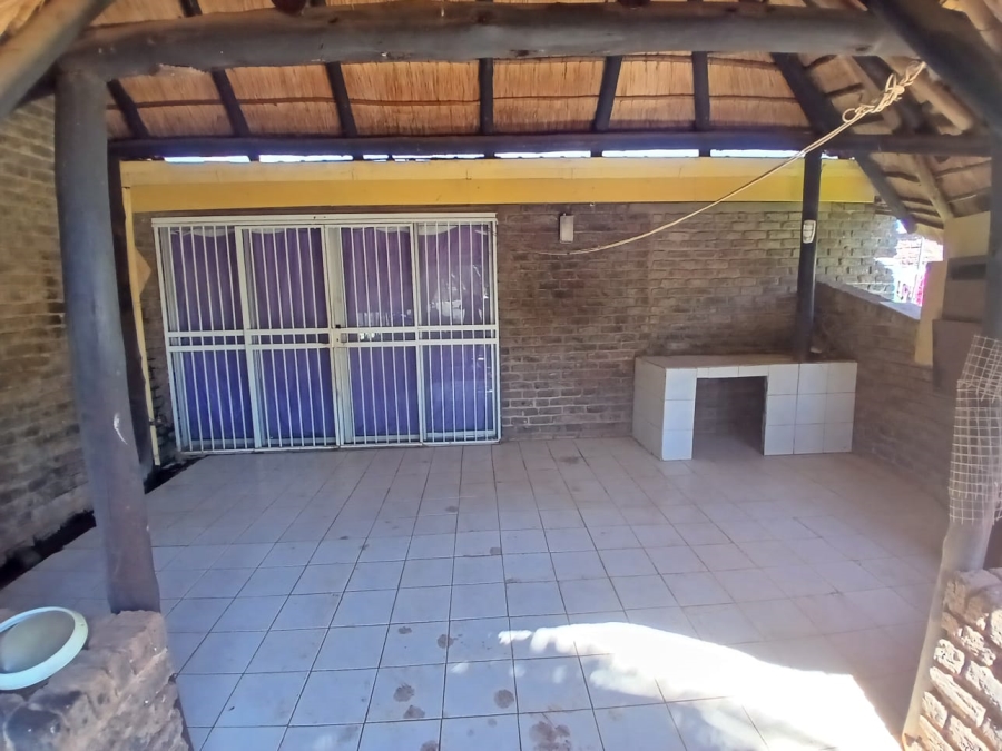 3 Bedroom Property for Sale in Carletonville Central Gauteng