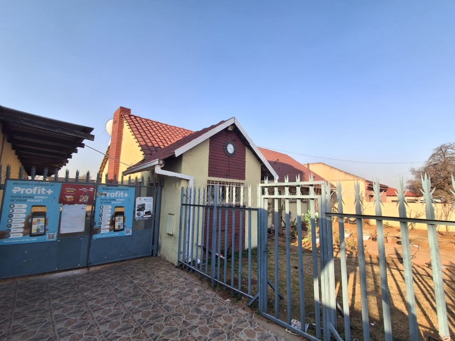 3 Bedroom Property for Sale in Finsbury Gauteng