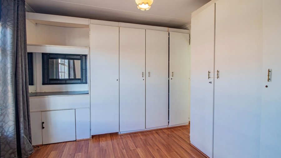 4 Bedroom Property for Sale in Lenasia South Gauteng