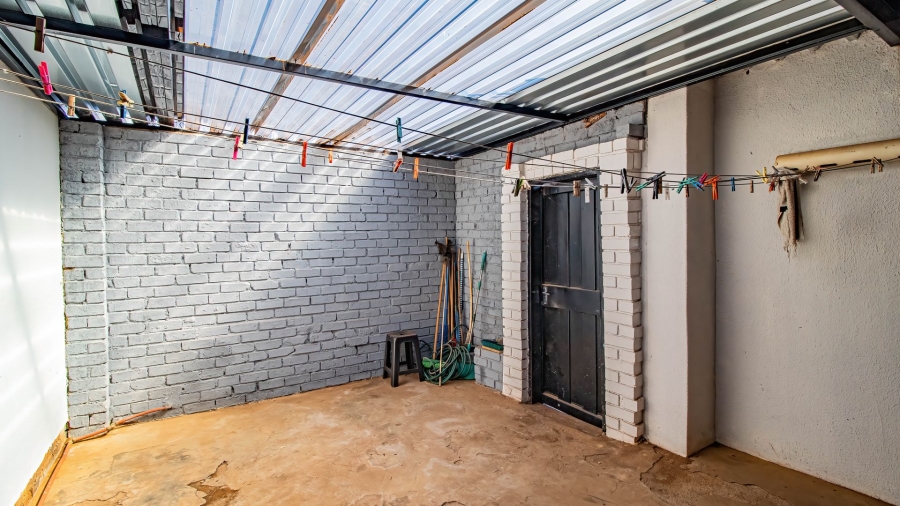 4 Bedroom Property for Sale in Lenasia South Gauteng