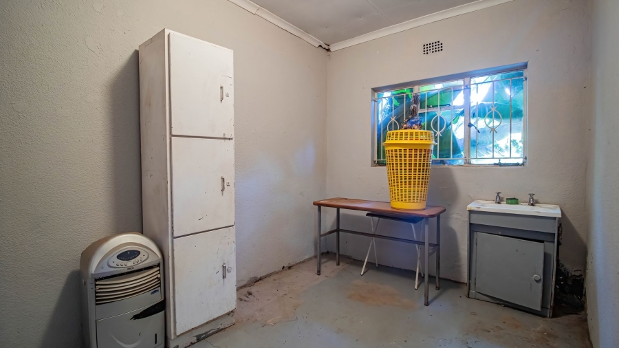 4 Bedroom Property for Sale in Lenasia South Gauteng