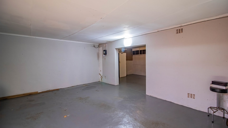 4 Bedroom Property for Sale in Lenasia South Gauteng