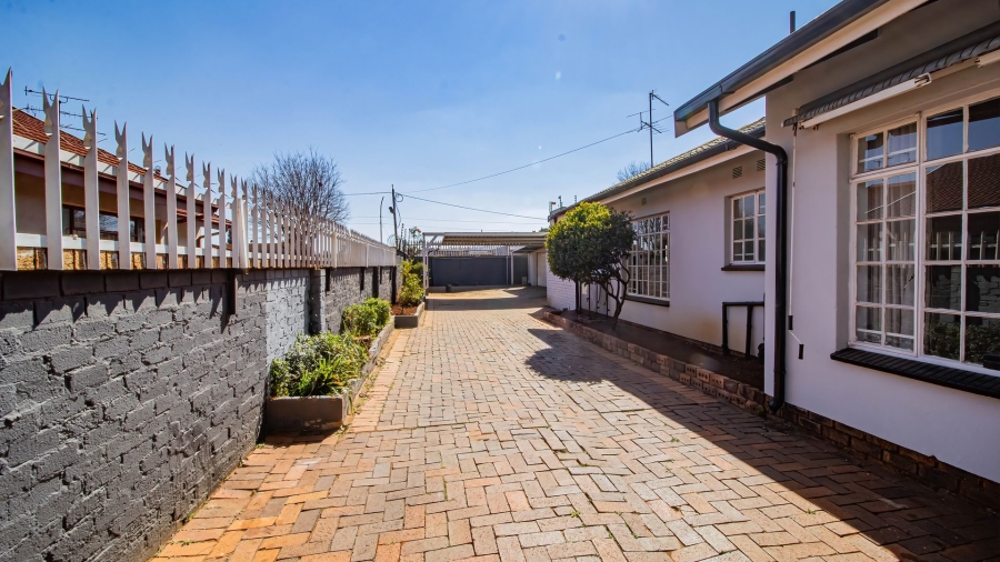4 Bedroom Property for Sale in Lenasia South Gauteng