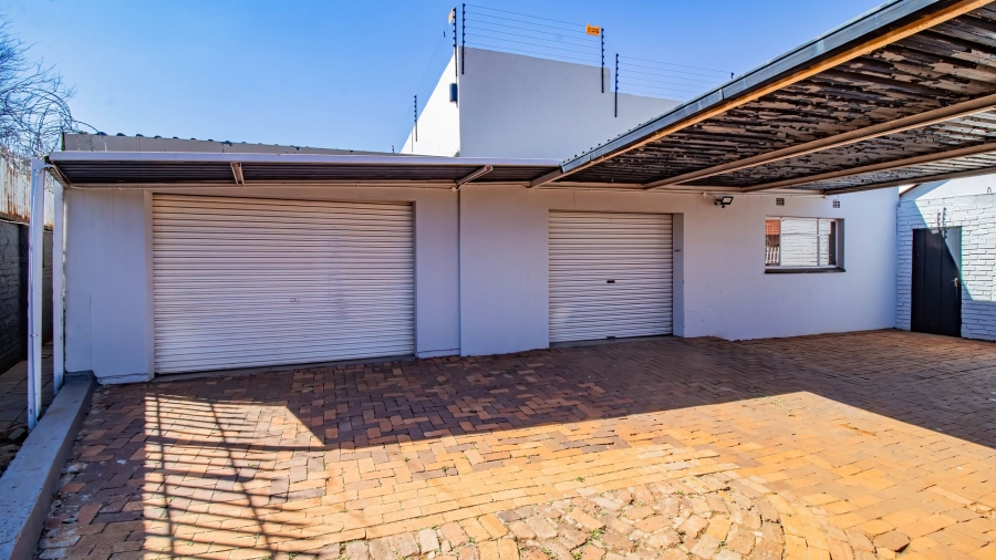 4 Bedroom Property for Sale in Lenasia South Gauteng