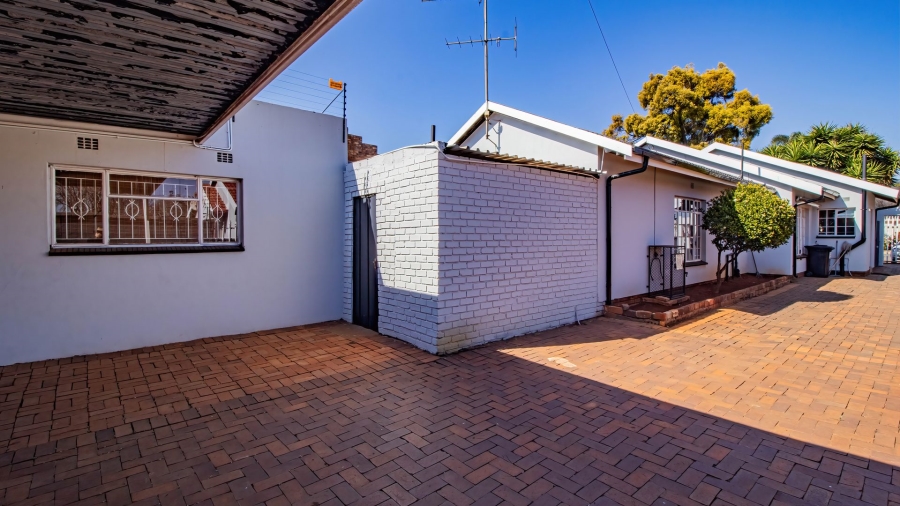 4 Bedroom Property for Sale in Lenasia South Gauteng