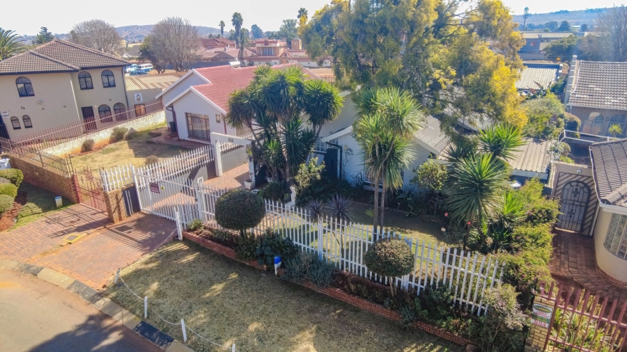 4 Bedroom Property for Sale in Lenasia South Gauteng