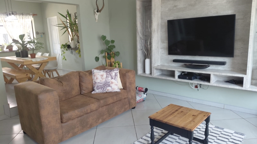 4 Bedroom Property for Sale in Greenhills Gauteng