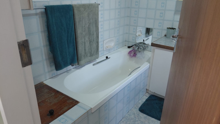 4 Bedroom Property for Sale in Greenhills Gauteng