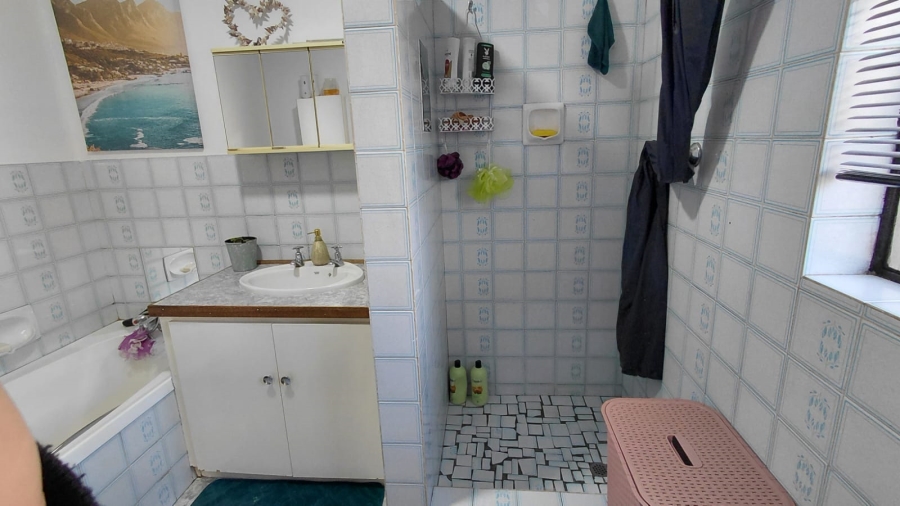 4 Bedroom Property for Sale in Greenhills Gauteng