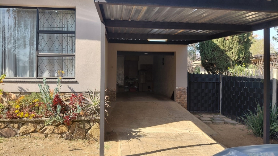 4 Bedroom Property for Sale in Greenhills Gauteng