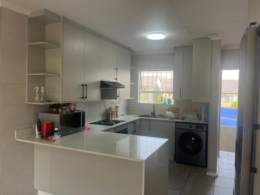 2 Bedroom Property for Sale in Vorna Valley Gauteng