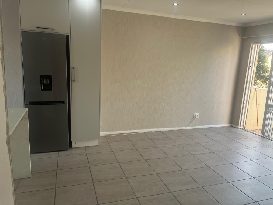 2 Bedroom Property for Sale in Vorna Valley Gauteng