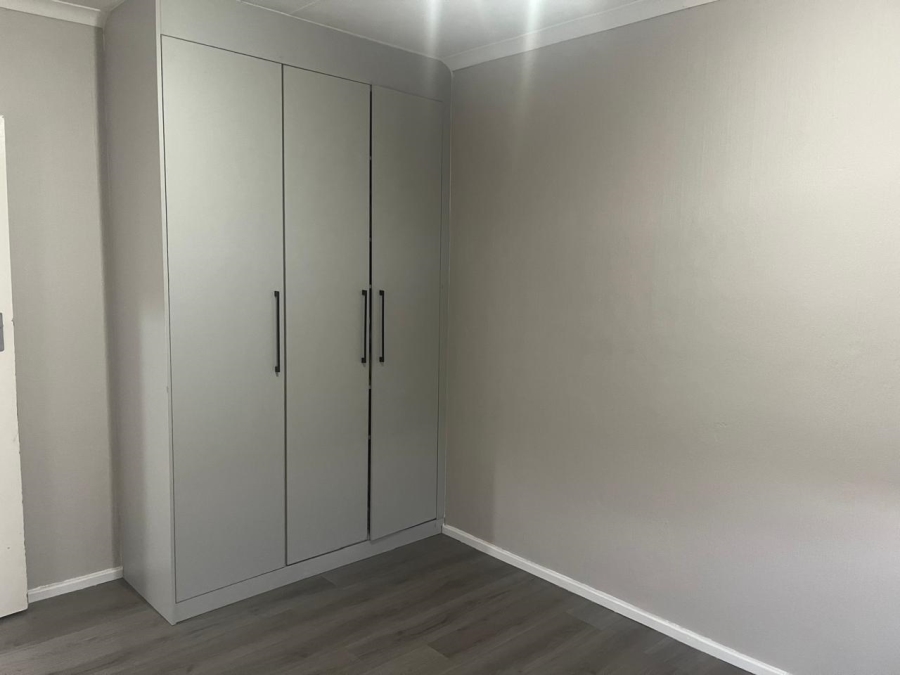2 Bedroom Property for Sale in Vorna Valley Gauteng