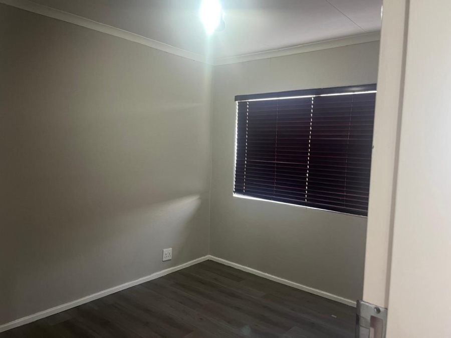 2 Bedroom Property for Sale in Vorna Valley Gauteng